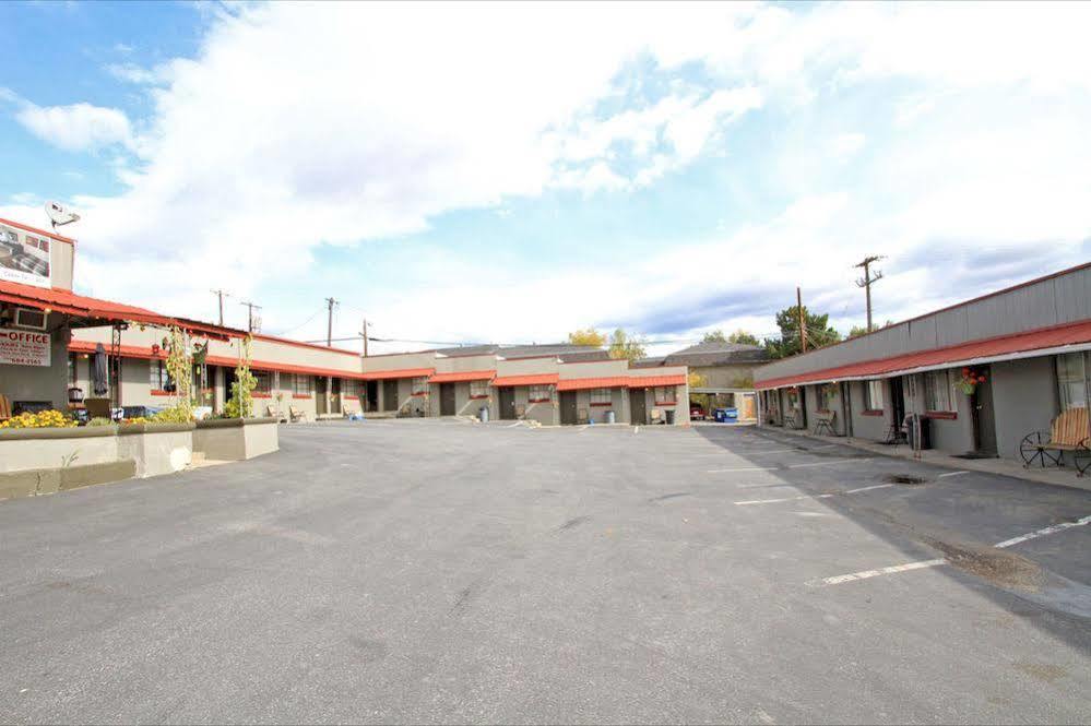 Selkirk Motel Colville Exterior photo